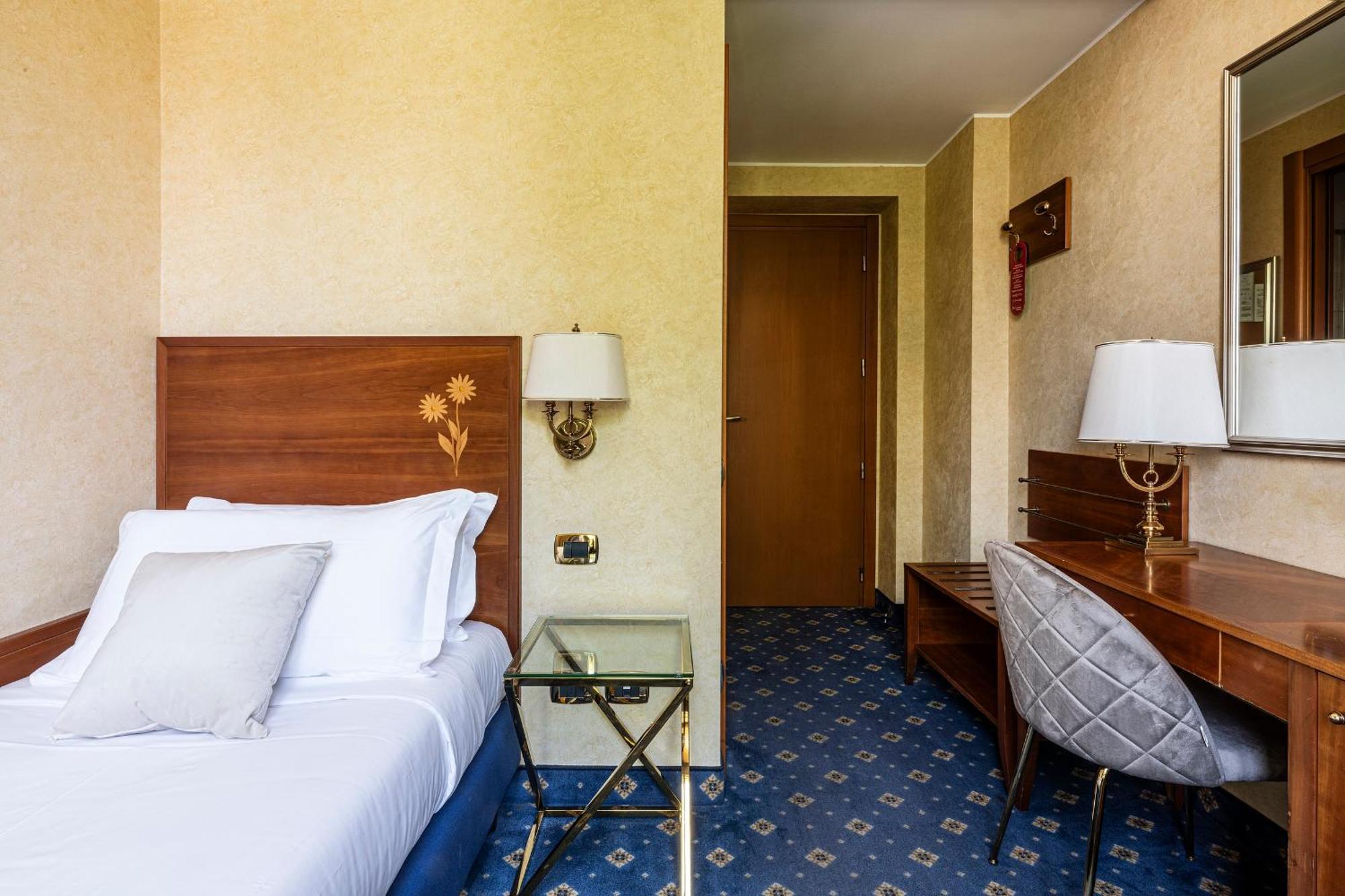 Boutique Hotel Dieci Milan Extérieur photo